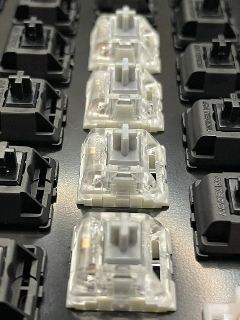 Kailh Speed Silver switches in verpakking – 30 lineaire switches voor Cherry MX-compatibele toetsenborden