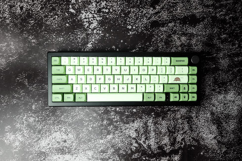 Minimalistische Japanse theetuin sfeer vastgelegd in Matcha keycap design
