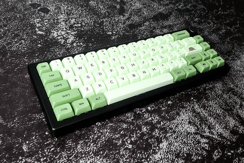 Detail van dye-sublimatie op PBT keycaps – duurzame en heldere Matcha legendes
