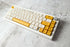 Toetsenbord met Honey Milk keycaps – duurzame PBT toetsen met unieke look