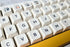 Mechanisch toetsenbord met Honey Milk keycaps – ANSI en ISO compatibel
