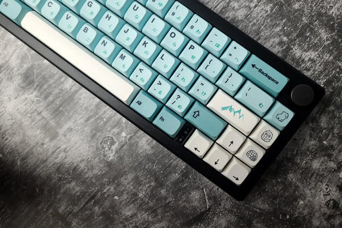 IJzige keycaps set in XDA-profiel, perfect voor minimalistische setups en koele kleurenschema's
