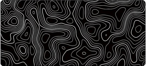 Zwart-witte muismat met topografisch lijnpatroon – modern design voor bureau of gaming