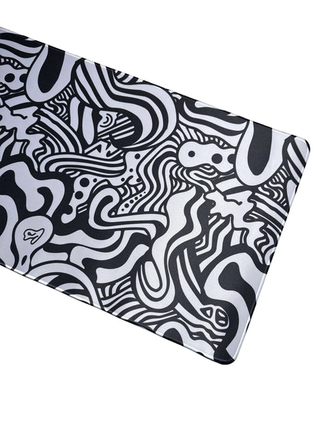 XXL bureaumat met minimalistisch doolhofpatroon – MonoMaze design voor werk en gaming