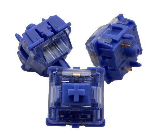 Drie Gateron CJ Light Blue switches met blauwe behuizing – lineaire mechanische switches voor toetsenborden
