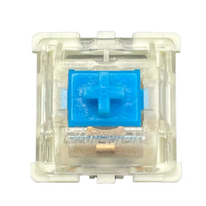 Vooraanzicht van een Gateron KS-9 Blue Switch met helder top housing en blauwe stem