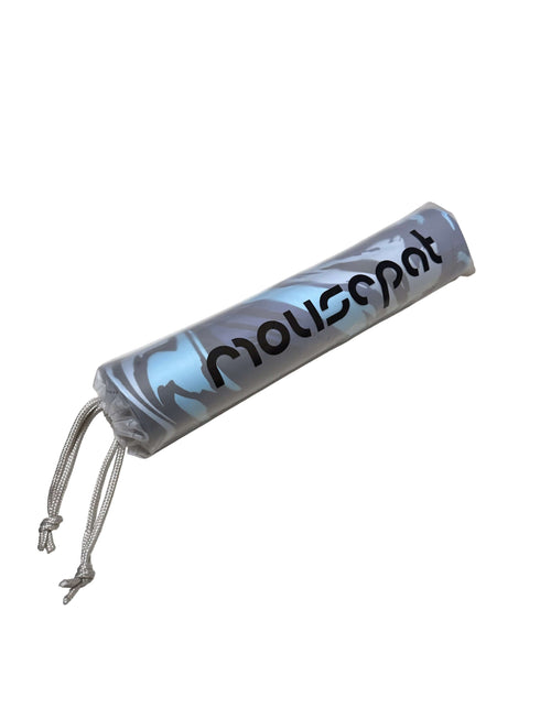 Muismat met abstract marmermotief in navyblauw en grafietgrijs – premium uitstraling