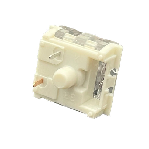 Onderzijde van de Kailh Speed Coppery switch met pinnen en witte onderkap.