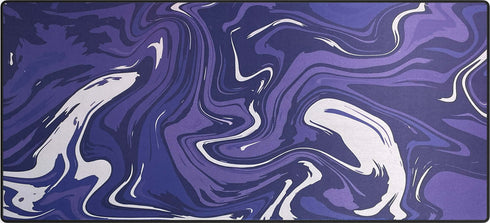 Muismat met abstract paarse marmerlook in vloeiende lijnen – stijlvol en creatief bureauaccessoire