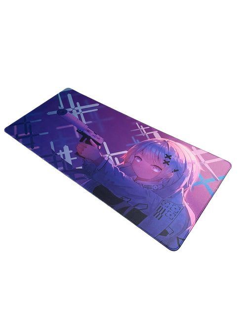 Anime muismat met paarse achtergrond en gewapend karakter – Violet Viper gaming design